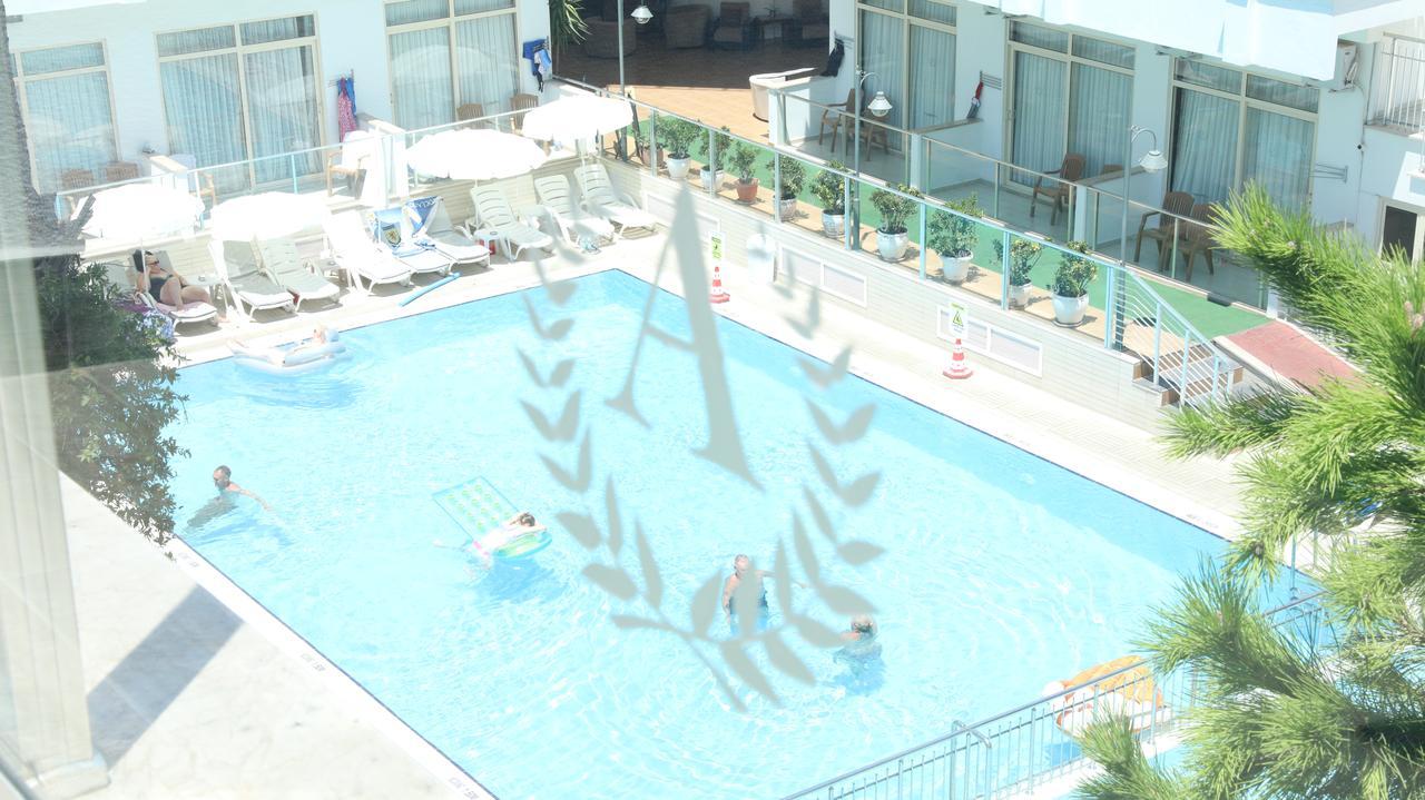 Club Atrium & 3*