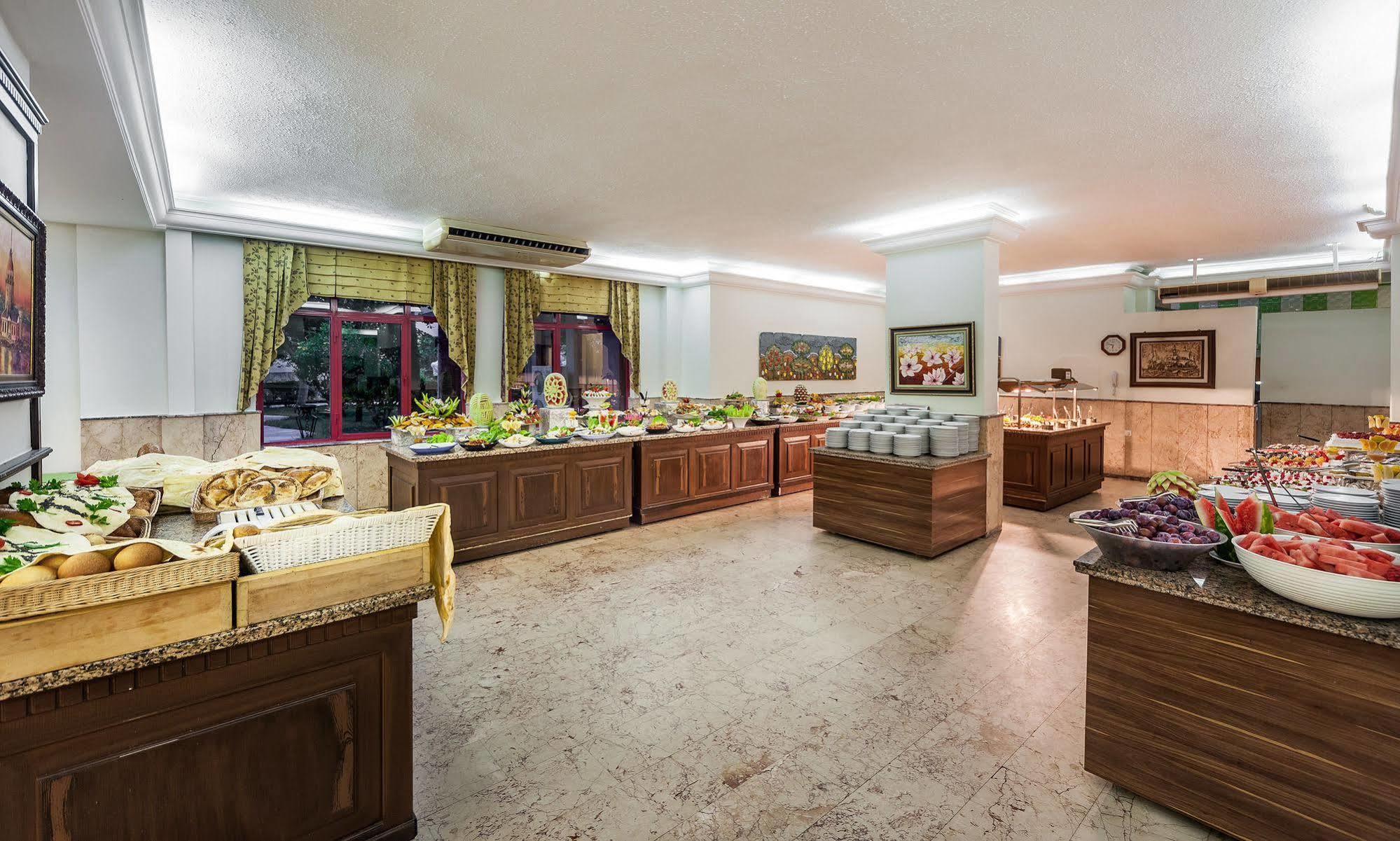 Hotel Saritas Only Family Concept