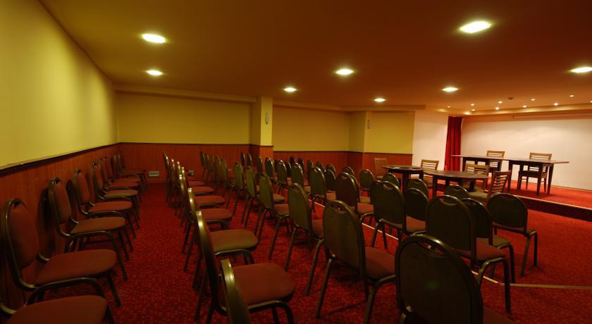 Luna Deluxe Hotel
