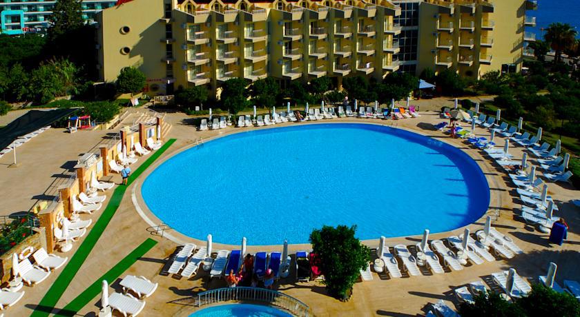Luna Deluxe Hotel
