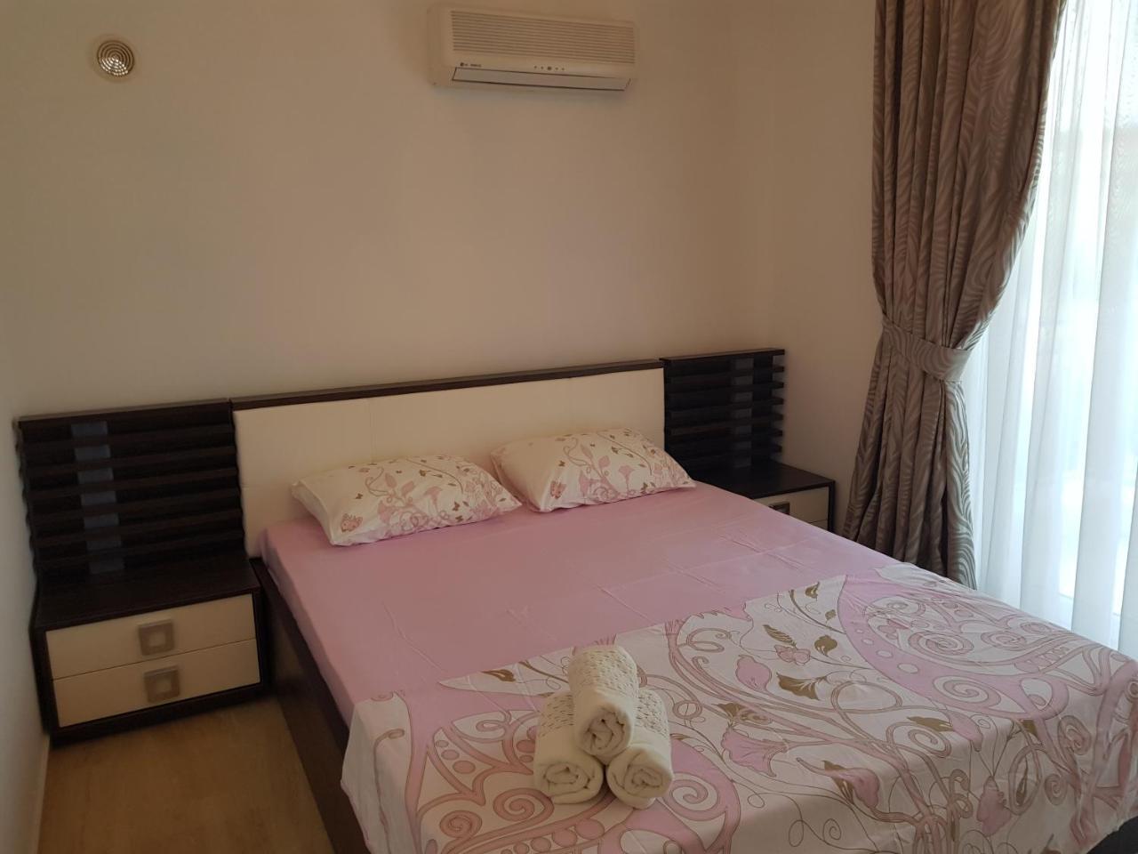 Atalos Apart In The Center With Pool And Wi-fi Apartment