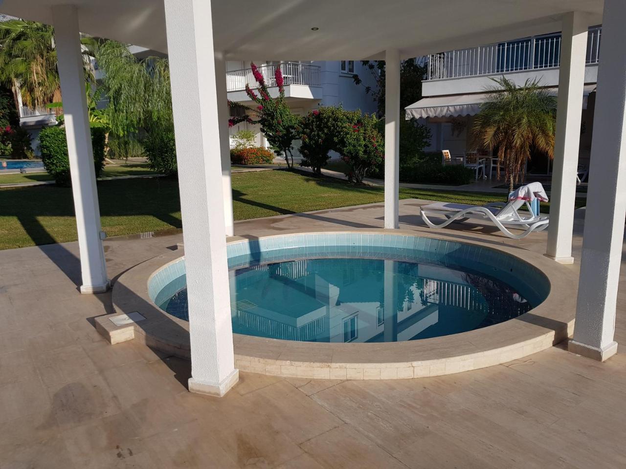 Atalos Apart In The Center With Pool And Wi-fi Kemer