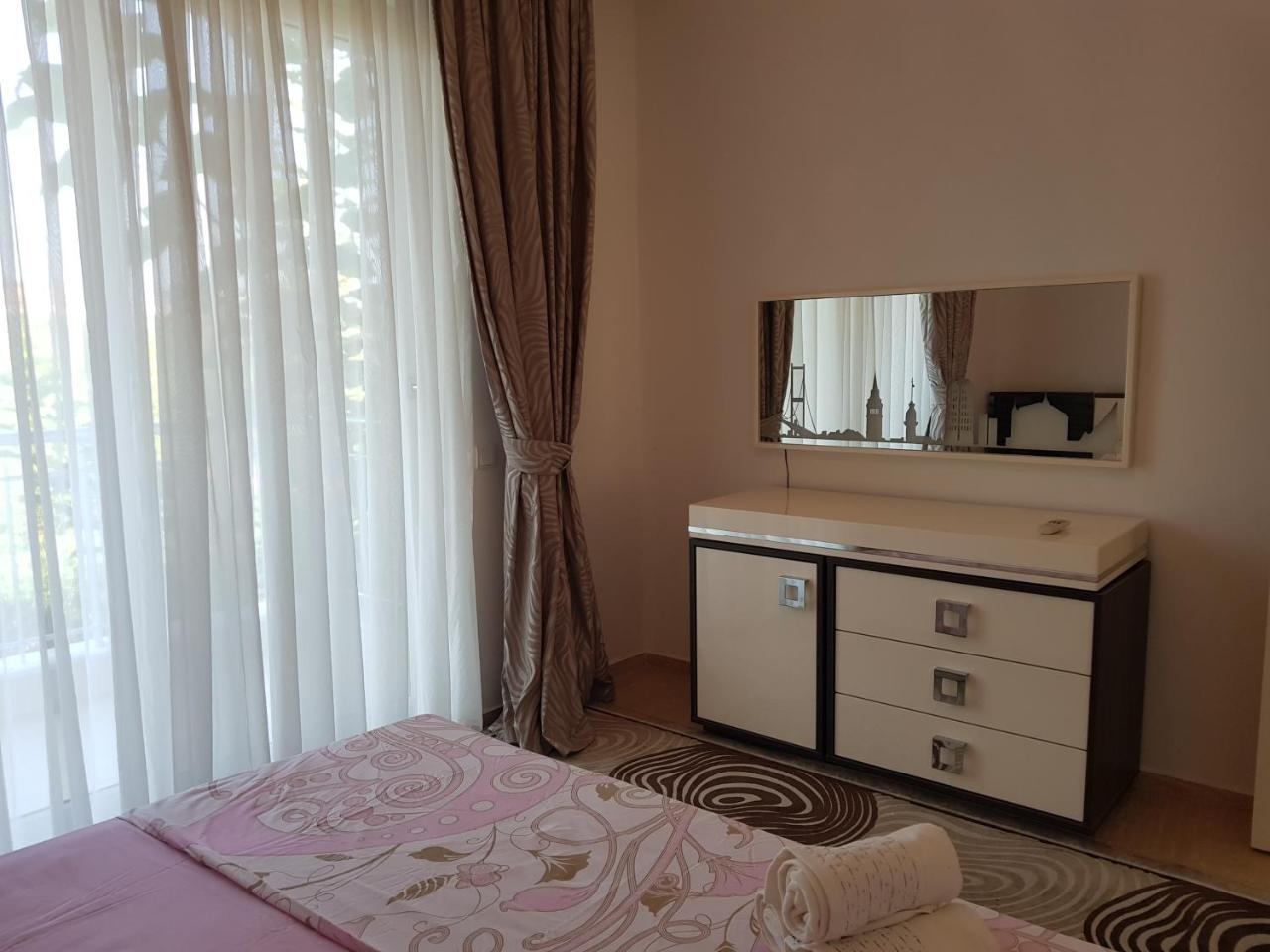 Atalos Apart In The Center With Pool And Wi-fi Apartment Kemer
