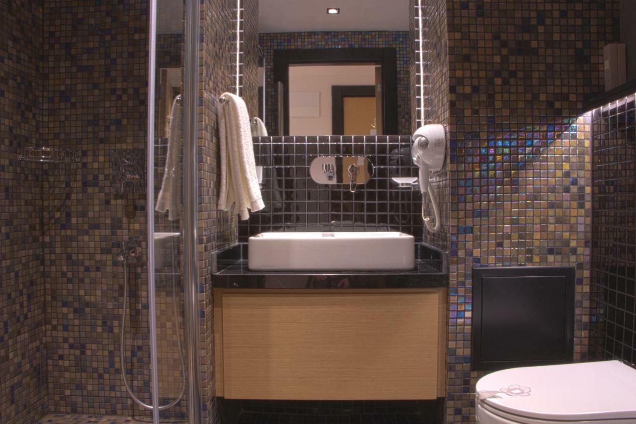 Hotel Four-g