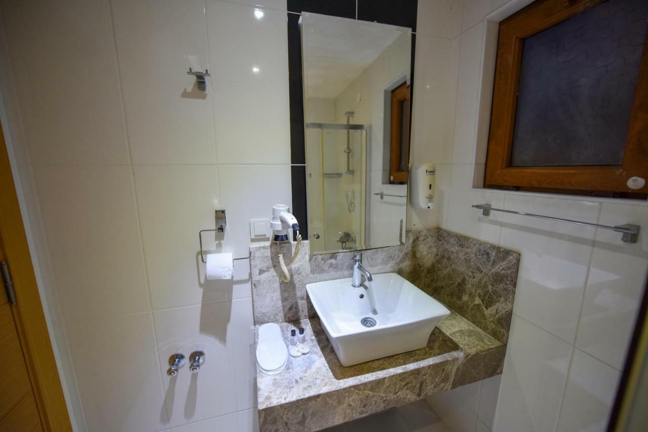 Lidya Hotel