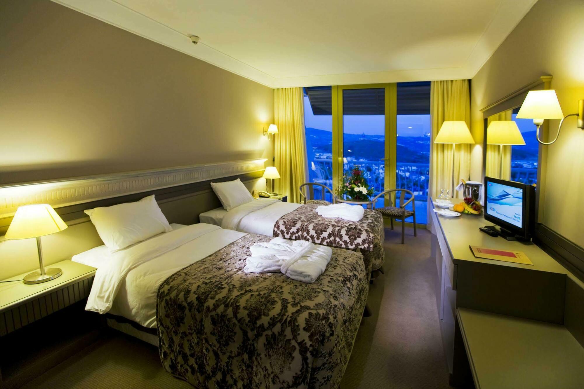 Fantasia Deluxe Hotel 5*
