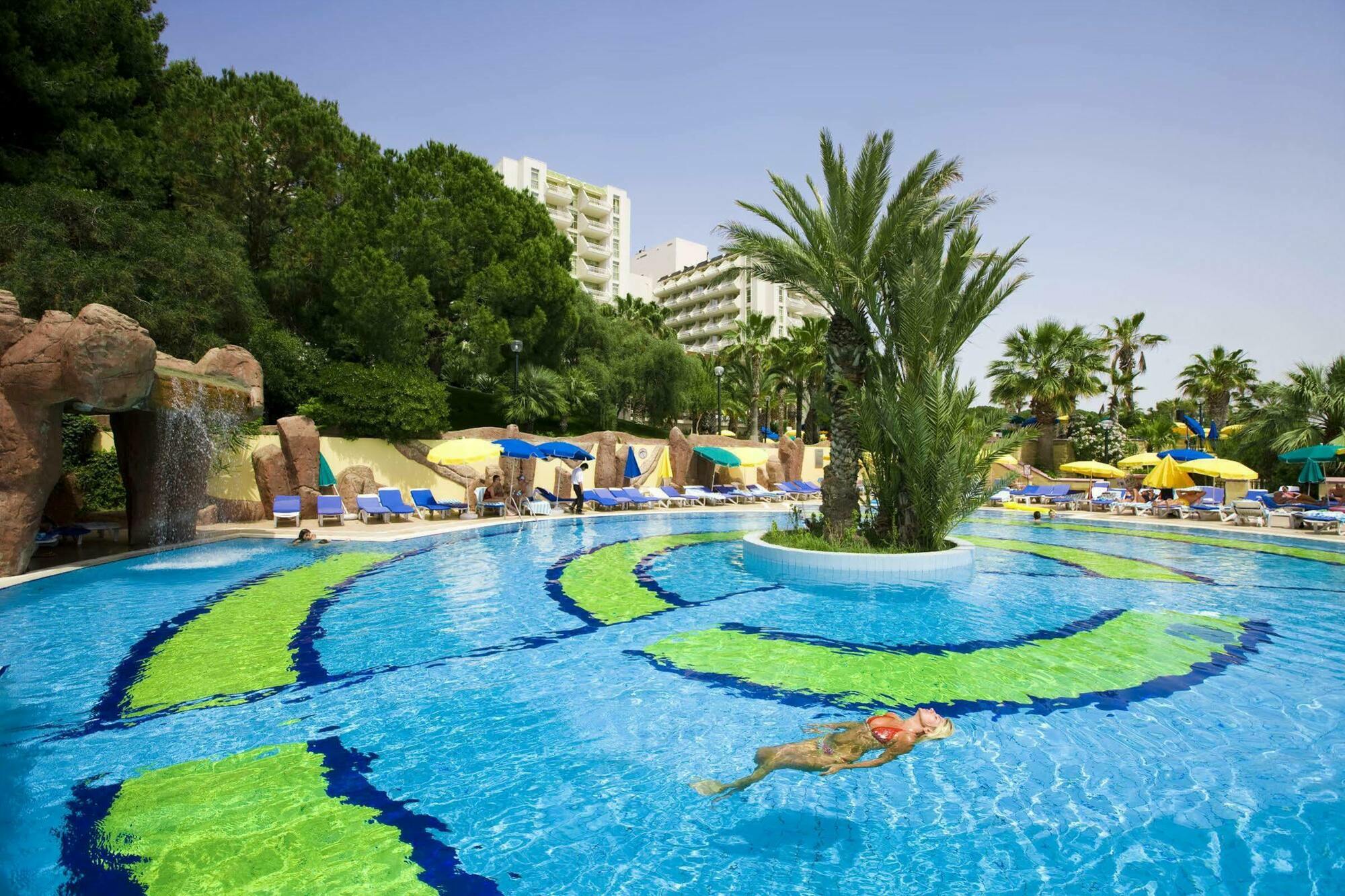 Fantasia Deluxe Hotel Kusadasi
