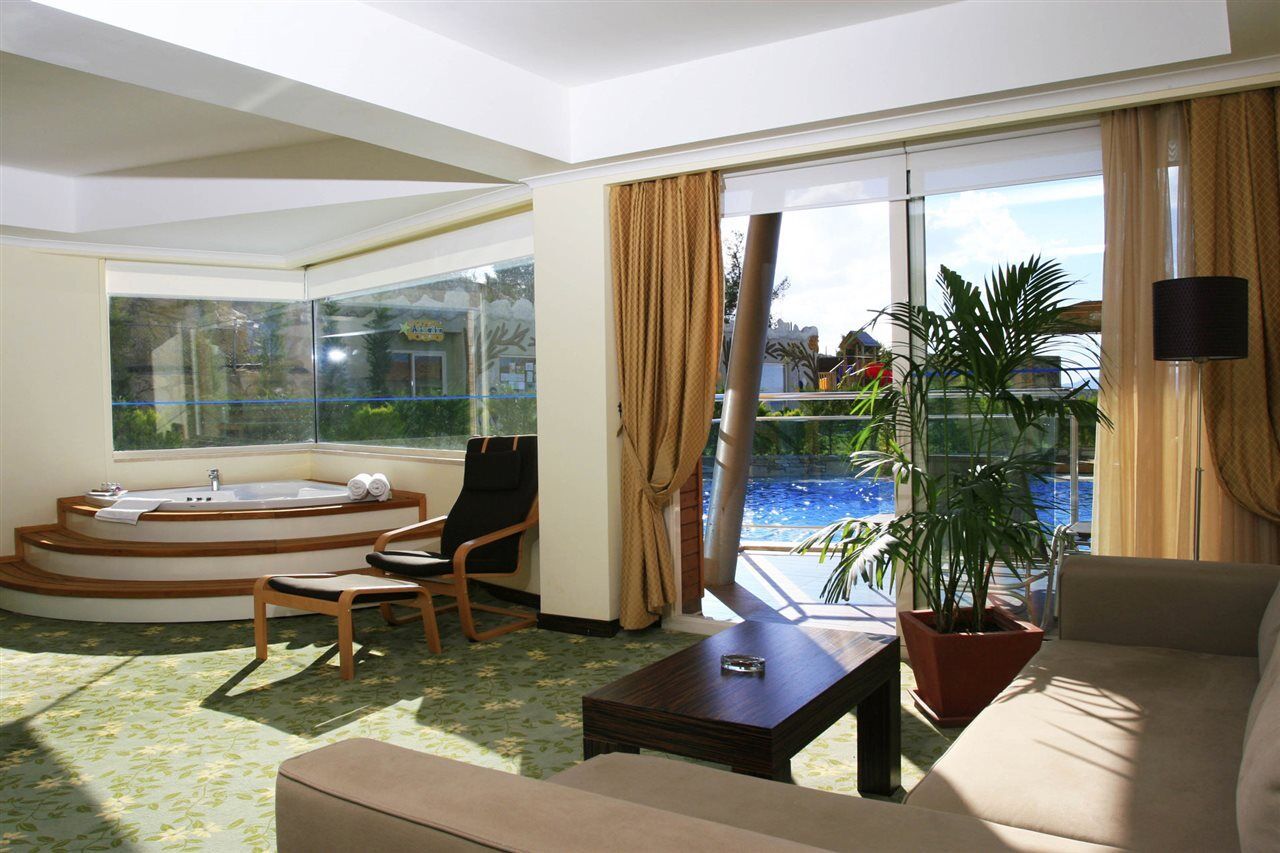 Resort Sealight