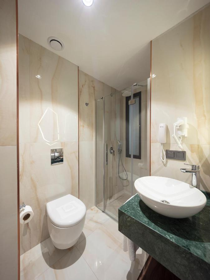 Danis & - Old Hotel 4*