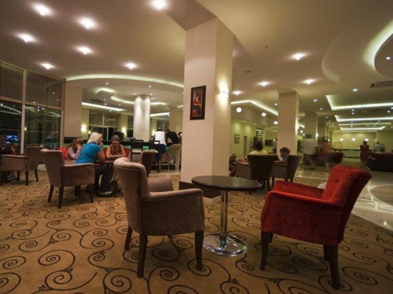 Hotel Mg White Lilyum