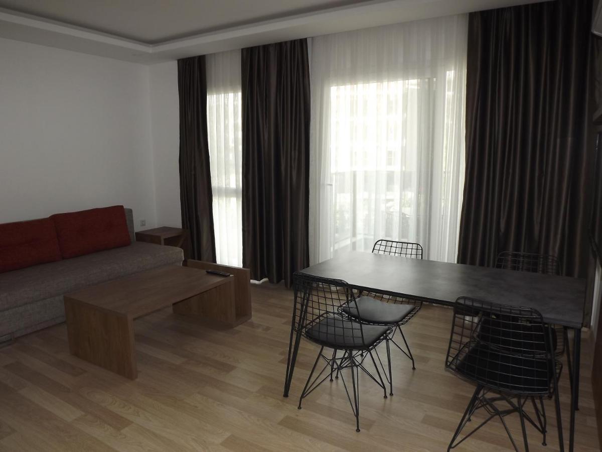 Opus Aparthotel 3*