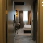 Pasaport Pier Hotel
