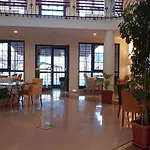 Flora Hotel