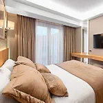 Lady Diana Hotel