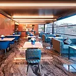 Lady Diana Hotel