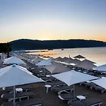 Romance Beach Hotel