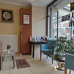 Magnaura House Hotel