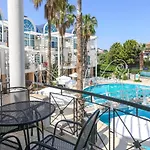 Seahorse Deluxe Hotel