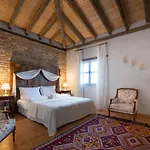 Moy Hotel