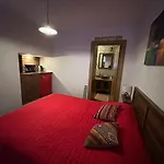 Gorkyhouseurla