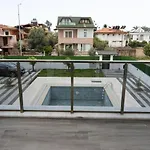 Amore Hotel Teki̇Rova