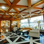 New Park Hotel