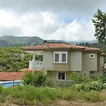 Best House Villa Park