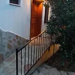 Lindos Pension