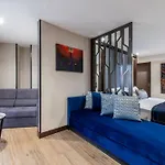 Aprilis Deluxe Hotel