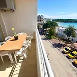 Holiday Apart 50 Meters To Beach, Sea View Apartments