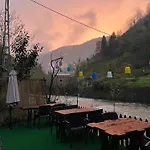Afara Bungalows Otel & Cafe