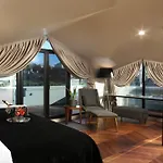 39 Kalamis Marina Hotel & Restaurant