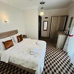 Rose Garden Boutique Hotel