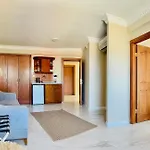Rosy Suites Hotel