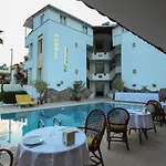 Hubble Bubble Suit Hotel