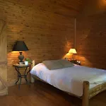 Tranquilla River Lodge - Adults Only