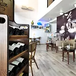 Tanik Hotel