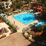 Green Life Hotel