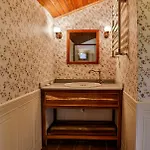 Tranquilla River Lodge - Adults Only