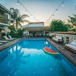 Nobela Hotel
