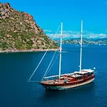 7 Deluxe - A Seductive Blend Of Style And Serenity