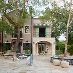 Zigo\'S Hotel