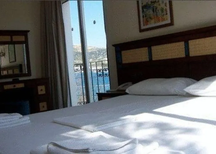 Foca Yali Hotel
