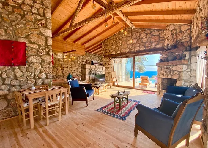 Shavilla Kalkan - Yali \' Da Korunakli 1+1 Villa