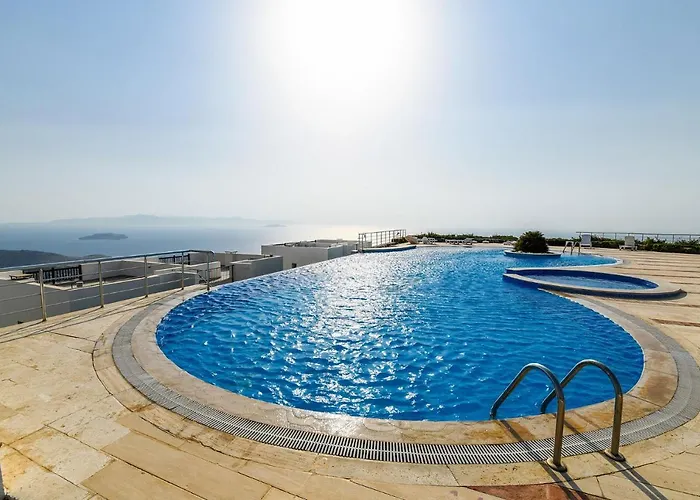 Grand Sea View Aparts