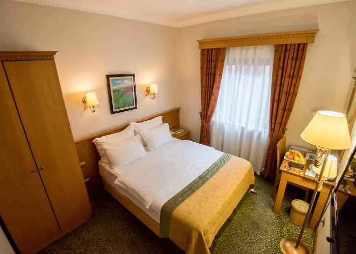 Usta Park Hotel