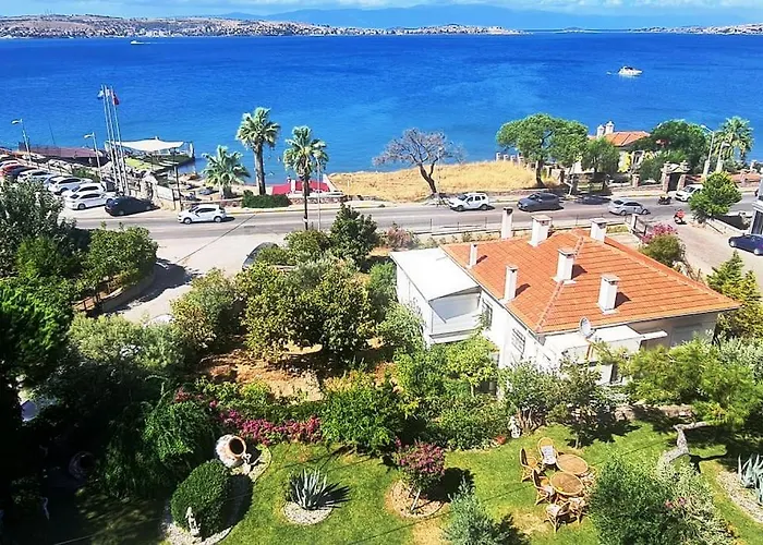 Deniz Ve Doga Ic Ice Tatil Sefa Camlik