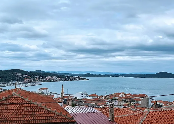 Deniz Manzarali Muestakil Ev Aybalik