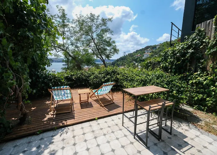 Maison Detroit Iconic 3Br Triplex With Great Views