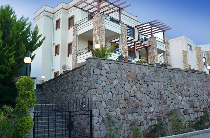 Liona Residence
